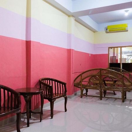 Reddoorz Plus @ Jalan Gatot Subroto Medan Sunggal Extérieur photo