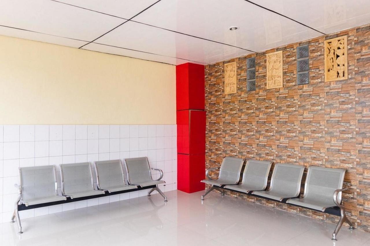 Reddoorz Plus @ Jalan Gatot Subroto Medan Sunggal Extérieur photo