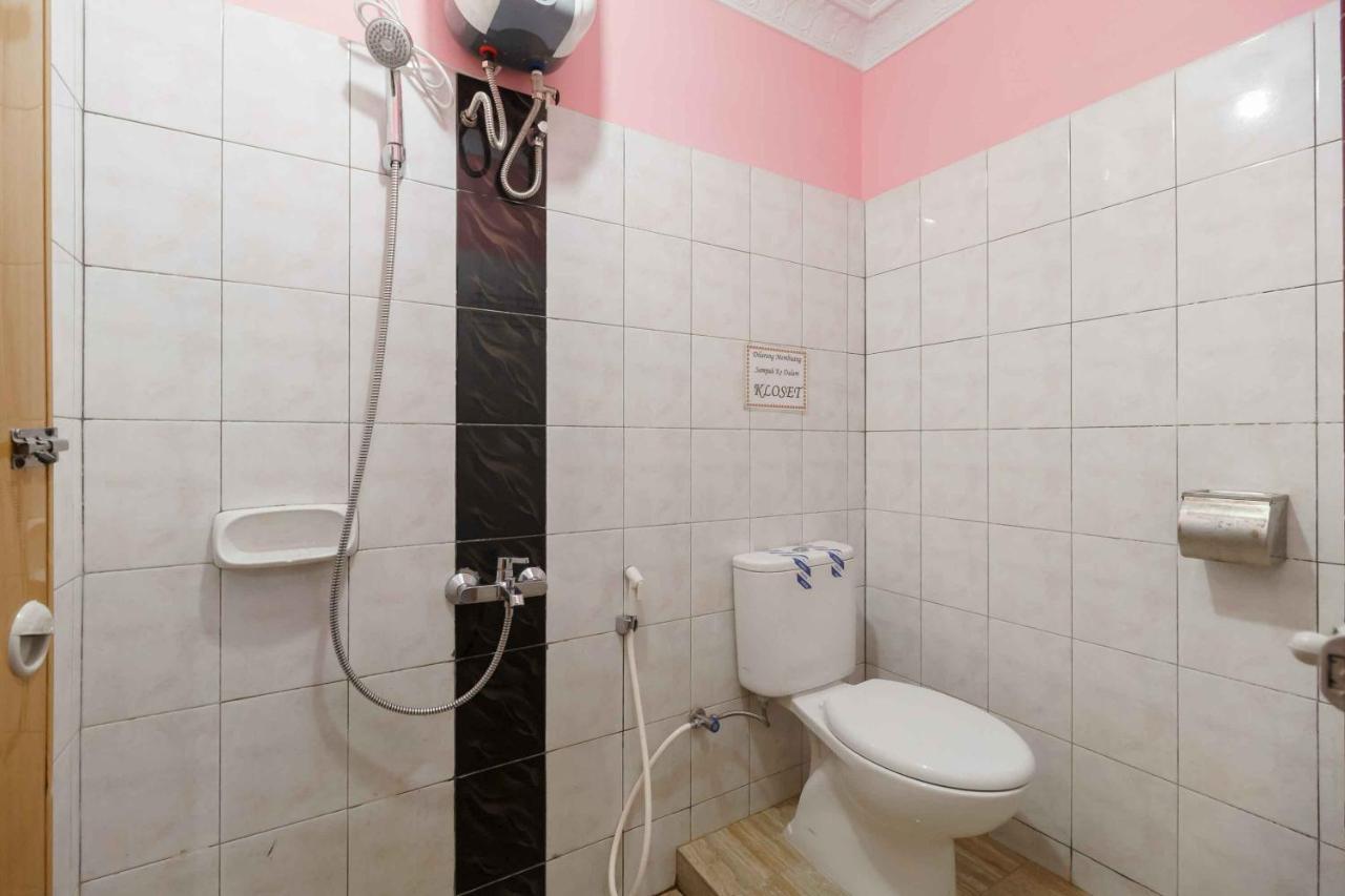 Reddoorz Plus @ Jalan Gatot Subroto Medan Sunggal Extérieur photo