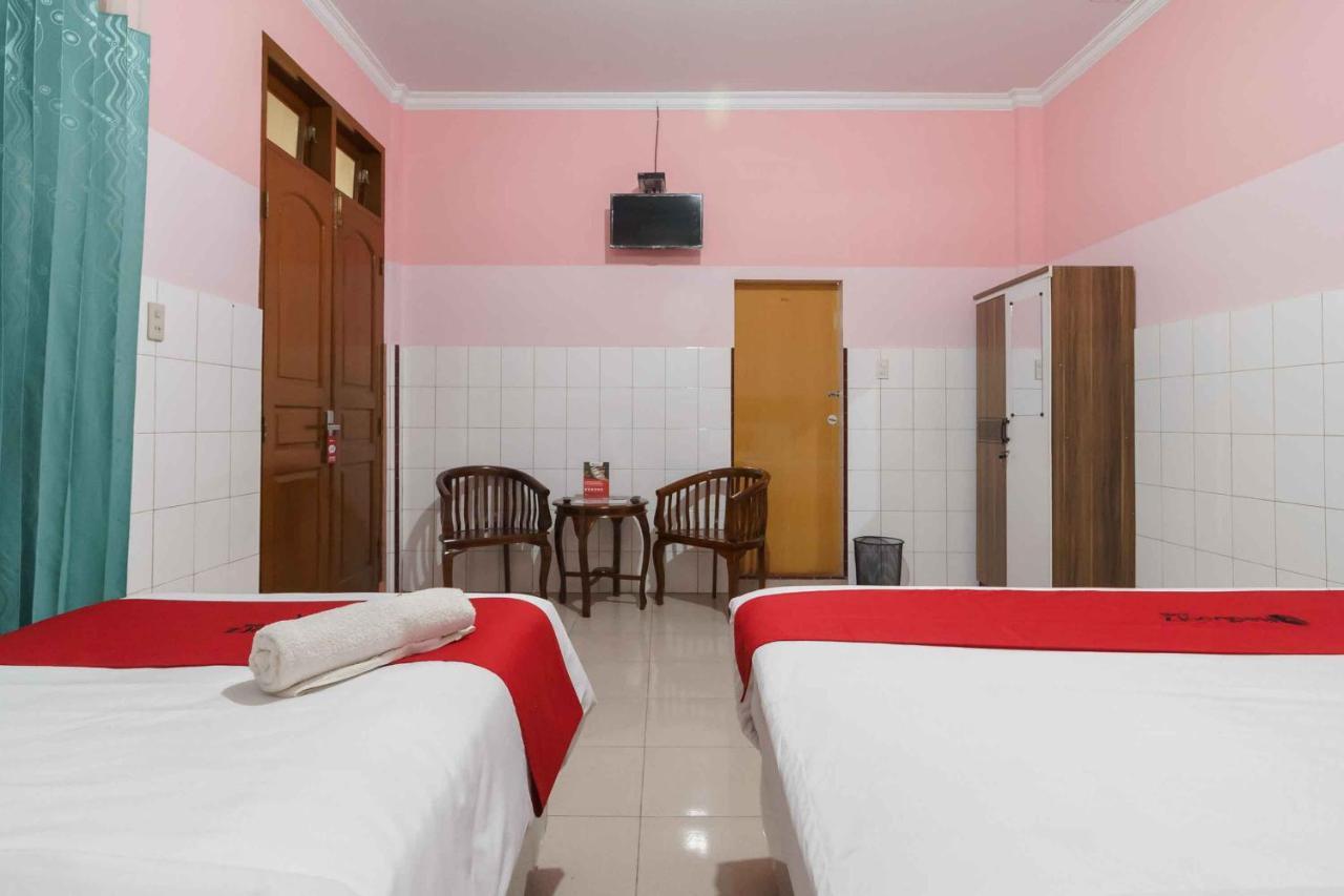 Reddoorz Plus @ Jalan Gatot Subroto Medan Sunggal Extérieur photo